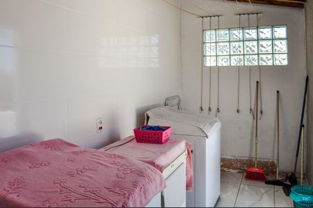 Casa à venda com 450m², 4 quartos e 4 vagas Casa à venda com 450m², 4 quartos e 4 vagasLavanderia