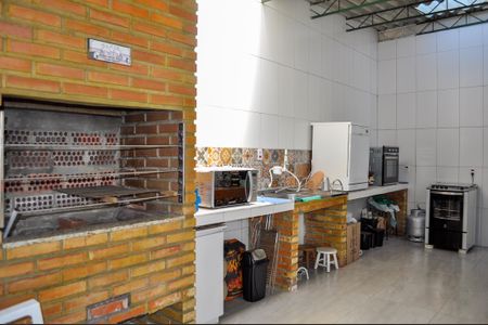 Casa à venda com 450m², 4 quartos e 4 vagas Casa à venda com 450m², 4 quartos e 4 vagasÁrea comum