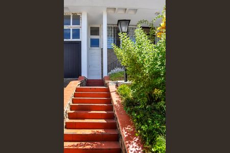 Casa à venda com 450m², 4 quartos e 4 vagas Casa à venda com 450m², 4 quartos e 4 vagasÁrea comum