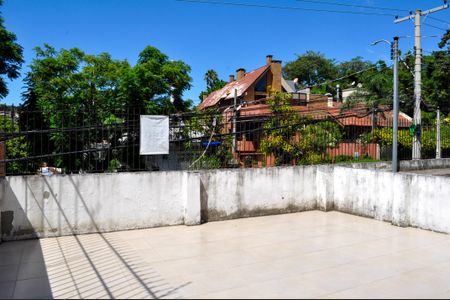 Casa à venda com 450m², 4 quartos e 4 vagas Casa à venda com 450m², 4 quartos e 4 vagasÁrea comum