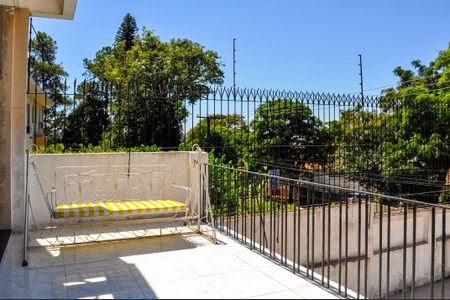 Casa à venda com 450m², 4 quartos e 4 vagas Casa à venda com 450m², 4 quartos e 4 vagasVista/Sala