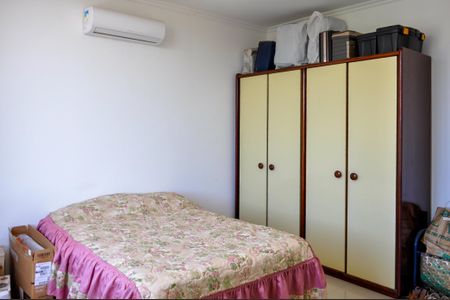 Casa à venda com 450m², 4 quartos e 4 vagas Casa à venda com 450m², 4 quartos e 4 vagasQuarto 3