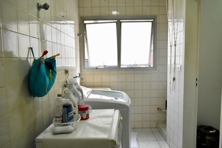 Apartamento à venda com 160m², 4 quartos e 2 vagas Apartamento à venda com 160m², 4 quartos e 2 vagasÁrea de Serviço