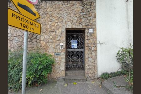 Casa à venda com 430m², 5 quartos e 4 vagas Casa à venda com 430m², 5 quartos e 4 vagasFachada e placa
