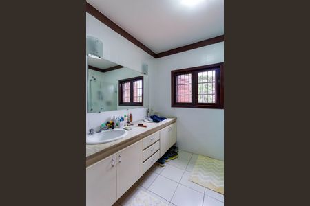 Casa à venda com 430m², 5 quartos e 4 vagas Casa à venda com 430m², 5 quartos e 4 vagasBanheiro da Suíte