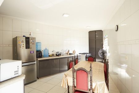 Casa à venda com 237m², 5 quartos e 1 vaga Casa à venda com 237m², 5 quartos e 1 vagaCozinha