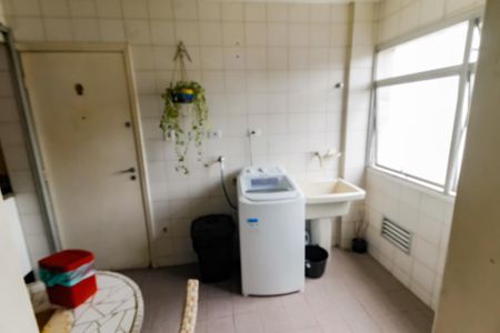 Apartamento à venda com 96m², 3 quartos e 2 vagas Apartamento à venda com 96m², 3 quartos e 2 vagasÁrea de Serviço