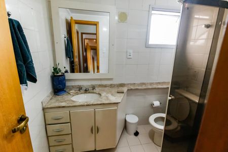 Apartamento à venda com 96m², 3 quartos e 2 vagas Apartamento à venda com 96m², 3 quartos e 2 vagasBanheiro Corredor