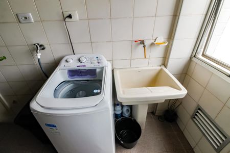 Apartamento à venda com 96m², 3 quartos e 2 vagas Apartamento à venda com 96m², 3 quartos e 2 vagasÁrea de Serviço