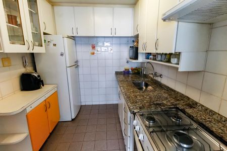 Apartamento à venda com 96m², 3 quartos e 2 vagas Apartamento à venda com 96m², 3 quartos e 2 vagasCozinha - Armários