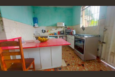 Casa à venda com 247m², 5 quartos e 4 vagas Casa à venda com 247m², 5 quartos e 4 vagasCozinha