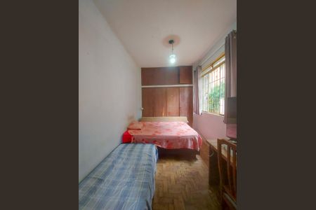 Casa à venda com 247m², 5 quartos e 4 vagas Casa à venda com 247m², 5 quartos e 4 vagasQuarto 4