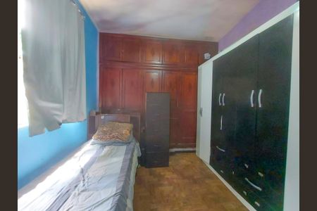 Casa à venda com 247m², 5 quartos e 4 vagas Casa à venda com 247m², 5 quartos e 4 vagasQuarto 3