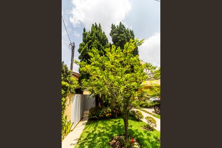 Casa de condomínio à venda com 360m², 4 quartos e 4 vagas Casa de condomínio à venda com 360m², 4 quartos e 4 vagasVista da Rua