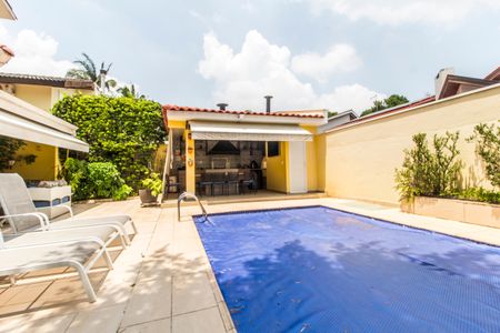 Casa de condomínio à venda com 360m², 4 quartos e 4 vagas Casa de condomínio à venda com 360m², 4 quartos e 4 vagasPiscina