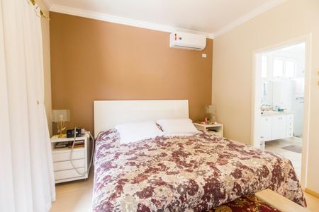 Casa de condomínio à venda com 360m², 4 quartos e 4 vagas Casa de condomínio à venda com 360m², 4 quartos e 4 vagasSuíte master