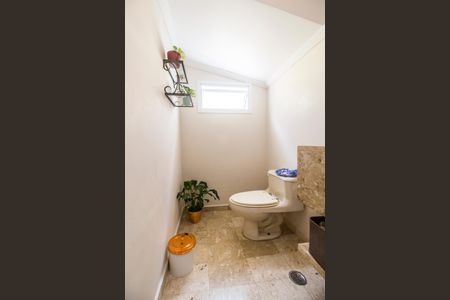 Casa de condomínio à venda com 360m², 4 quartos e 4 vagas Casa de condomínio à venda com 360m², 4 quartos e 4 vagasLavabo