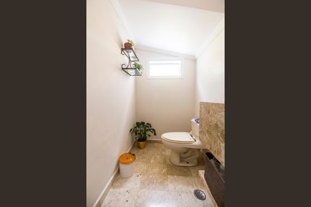 Casa de condomínio à venda com 360m², 4 quartos e 4 vagas Casa de condomínio à venda com 360m², 4 quartos e 4 vagasLavabo