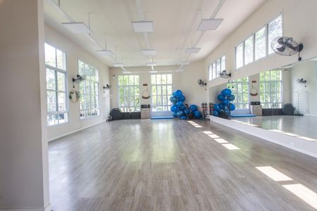 Casa de condomínio à venda com 360m², 4 quartos e 4 vagasAcademia