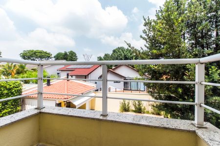 Casa de condomínio à venda com 360m², 4 quartos e 4 vagas Casa de condomínio à venda com 360m², 4 quartos e 4 vagasVaranda