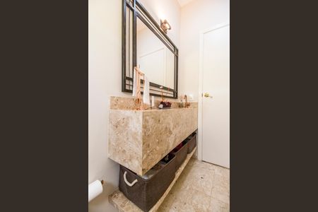 Casa de condomínio à venda com 360m², 4 quartos e 4 vagas Casa de condomínio à venda com 360m², 4 quartos e 4 vagasLavabo