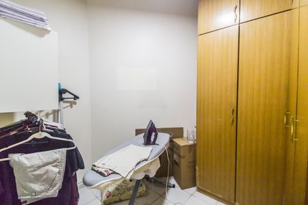 Casa de condomínio à venda com 360m², 4 quartos e 4 vagas Casa de condomínio à venda com 360m², 4 quartos e 4 vagasQuarto de Serviço