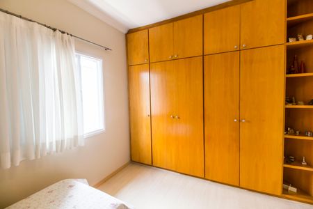 Casa de condomínio à venda com 360m², 4 quartos e 4 vagas Casa de condomínio à venda com 360m², 4 quartos e 4 vagasQuarto 3