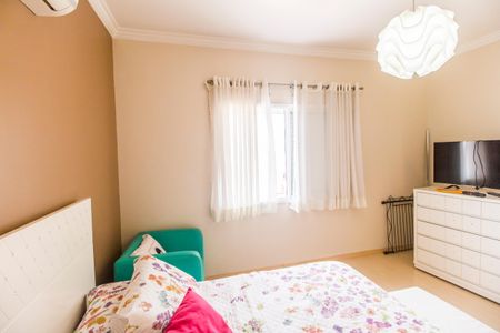 Casa de condomínio à venda com 360m², 4 quartos e 4 vagas Casa de condomínio à venda com 360m², 4 quartos e 4 vagasSuíte 2