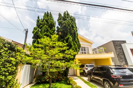 Casa de condomínio à venda com 360m², 4 quartos e 4 vagas Casa de condomínio à venda com 360m², 4 quartos e 4 vagasVista da Rua
