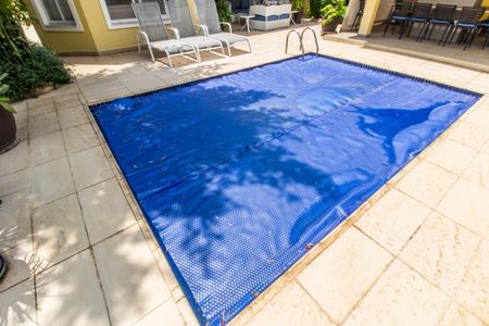 Casa de condomínio à venda com 360m², 4 quartos e 4 vagas Casa de condomínio à venda com 360m², 4 quartos e 4 vagasPiscina