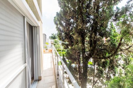 Casa de condomínio à venda com 360m², 4 quartos e 4 vagas Casa de condomínio à venda com 360m², 4 quartos e 4 vagasVista da Suíte