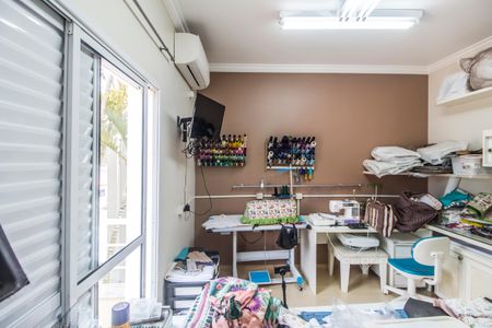 Casa de condomínio à venda com 360m², 4 quartos e 4 vagas Casa de condomínio à venda com 360m², 4 quartos e 4 vagasQuarto 4