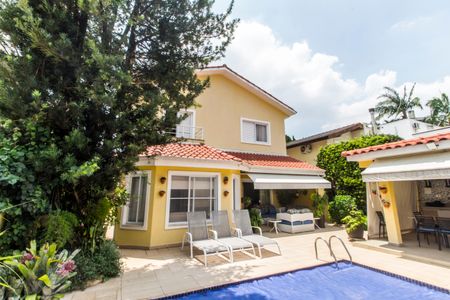 Casa de condomínio à venda com 360m², 4 quartos e 4 vagas Casa de condomínio à venda com 360m², 4 quartos e 4 vagasPiscina