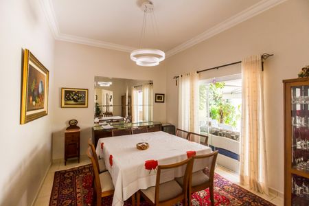 Casa de condomínio à venda com 360m², 4 quartos e 4 vagas Casa de condomínio à venda com 360m², 4 quartos e 4 vagasSala de Jantar