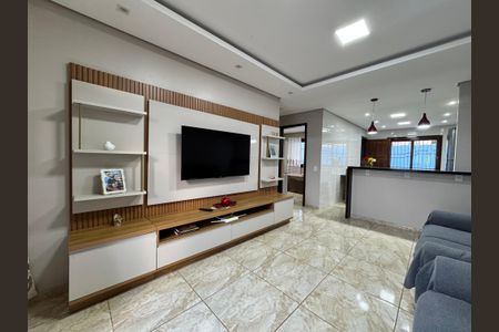 Casa à venda com 67m², 2 quartos e 1 vagaSala