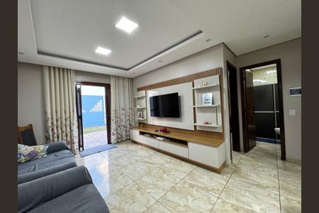 Casa à venda com 67m², 2 quartos e 1 vagaSala