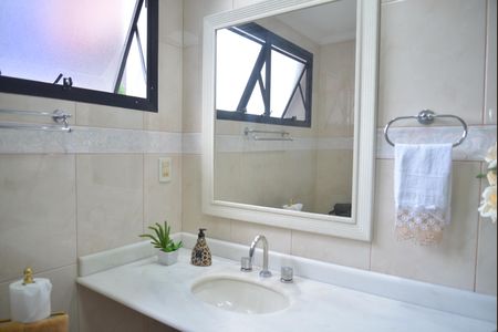 Apartamento à venda com 136m², 3 quartos e 2 vagasBanheiro da Suíte