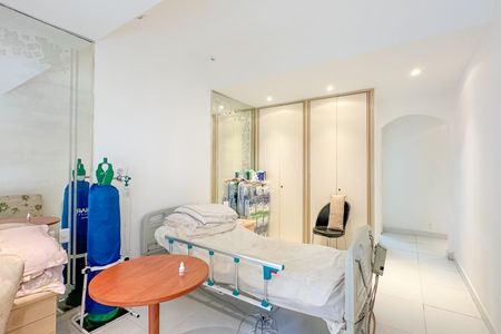 Apartamento à venda com 300m², 4 quartos e 4 vagas Apartamento à venda com 300m², 4 quartos e 4 vagasSuíte