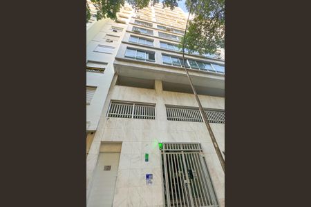 Apartamento à venda com 300m², 4 quartos e 4 vagas Apartamento à venda com 300m², 4 quartos e 4 vagasFachada