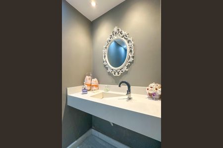 Apartamento à venda com 300m², 4 quartos e 4 vagas Apartamento à venda com 300m², 4 quartos e 4 vagasLavabo