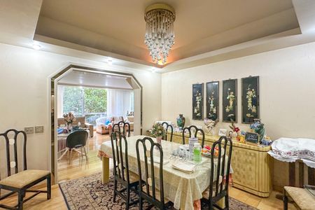 Apartamento à venda com 300m², 4 quartos e 4 vagas Apartamento à venda com 300m², 4 quartos e 4 vagasSala de Jantar