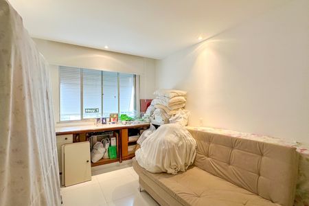 Apartamento à venda com 300m², 4 quartos e 4 vagas Apartamento à venda com 300m², 4 quartos e 4 vagasQuarto 03