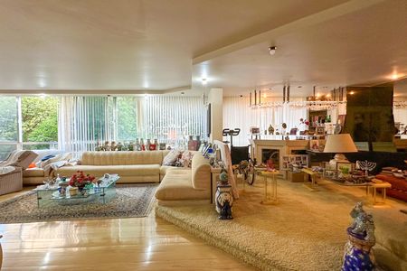 Apartamento à venda com 300m², 4 quartos e 4 vagas Apartamento à venda com 300m², 4 quartos e 4 vagasSala