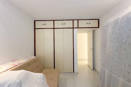 Apartamento à venda com 300m², 4 quartos e 4 vagas Apartamento à venda com 300m², 4 quartos e 4 vagasQuarto 03