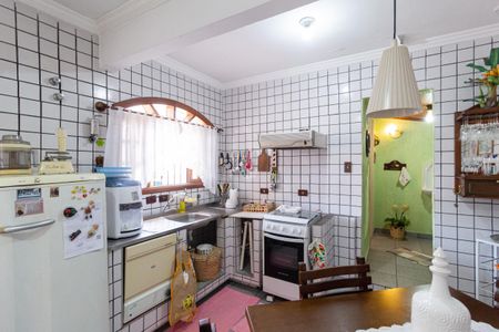 Casa à venda com 446m², 7 quartos e 4 vagas Casa à venda com 446m², 7 quartos e 4 vagasCozinha