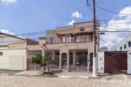 Casa à venda com 446m², 7 quartos e 4 vagas Casa à venda com 446m², 7 quartos e 4 vagasFachada