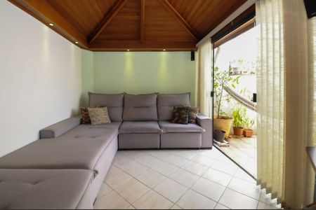 Casa de condomínio à venda com 115m², 3 quartos e 2 vagasSala