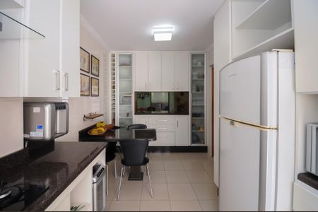 Casa de condomínio à venda com 115m², 3 quartos e 2 vagasCozinha - Armários