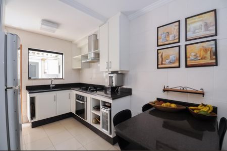 Casa de condomínio à venda com 115m², 3 quartos e 2 vagasCozinha - Armários