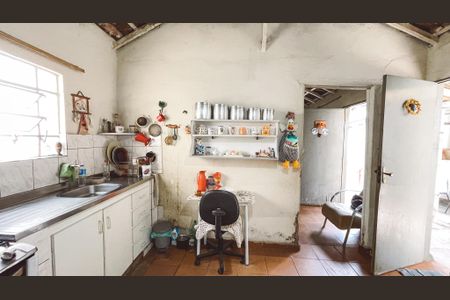 Casa à venda com 600m², 6 quartos e 3 vagas Casa à venda com 600m², 6 quartos e 3 vagasCozinha